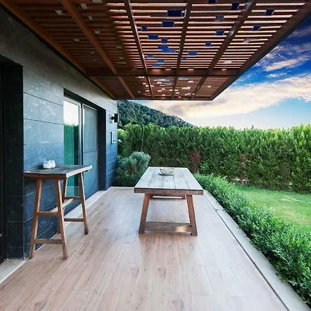 Vhillas Private Luxury Mana *