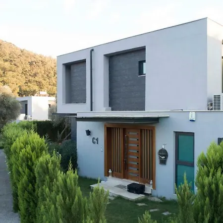 Vhillas Private Luxury Mana Villa
