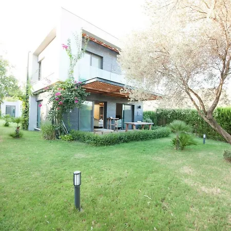 Vhillas Private Luxury Mana Villa